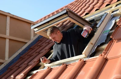 Pose de fenêtres de toit Velux à Handschuheim